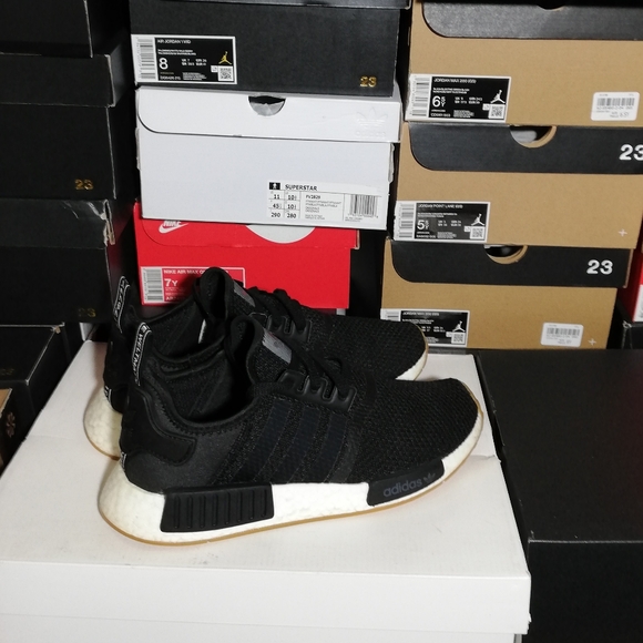 ADIDAS NMD_R1 MEN'S US SIZE 9.5 LIKE NEW BARELY WORE "USED ITEM NO BOX" - Picture 6 of 12